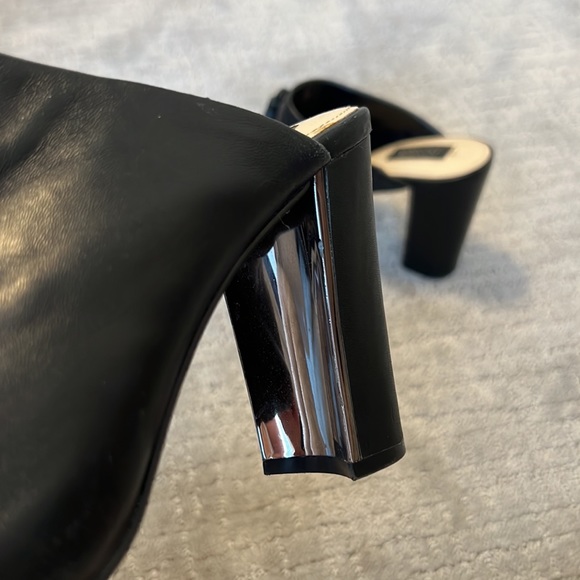 Black Leather Open Toe Pump With Tassel - Picture 4 of 6